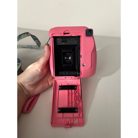 FujiFilm Instax Camera Mini 9 - Picture 5 of 13